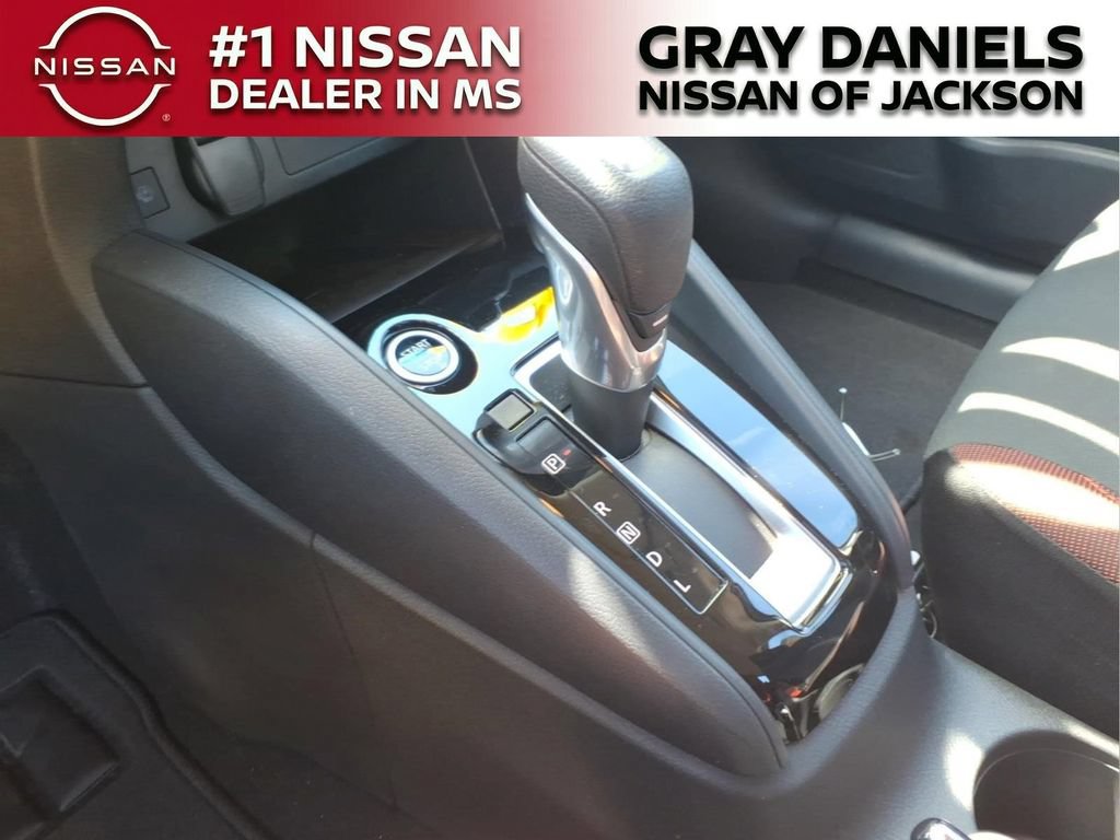 New 2025 Nissan Versa SR w/ Trunk Package FWD image 19