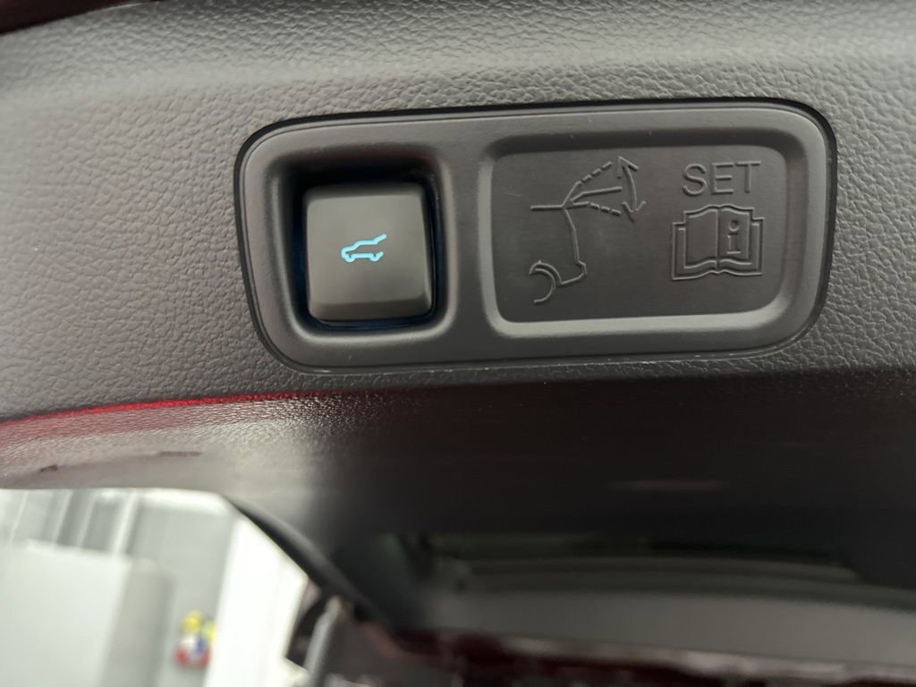 Used 2024 Ford Expedition Limited AWD/4WD image 40