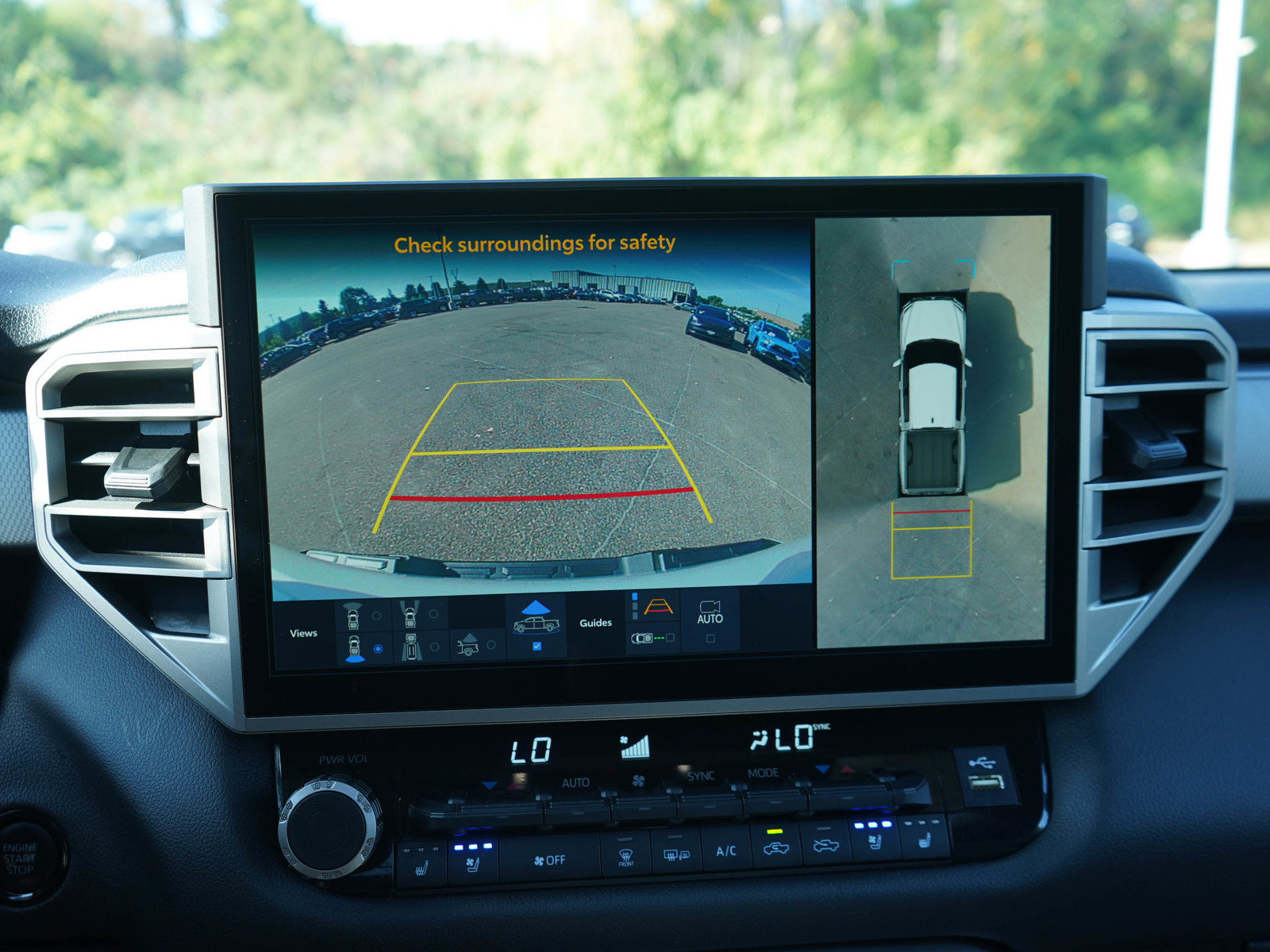 Used 2025 Toyota Tundra Limited AWD/4WD image 25
