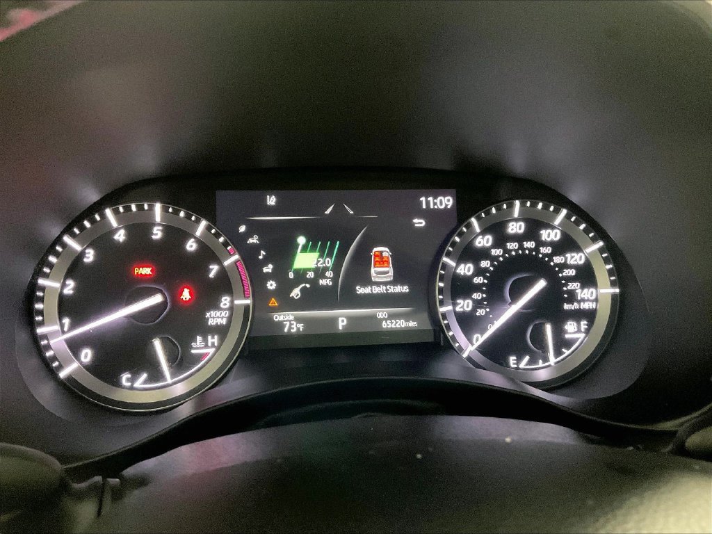 Used 2021 Toyota Highlander XLE AWD/4WD image 25