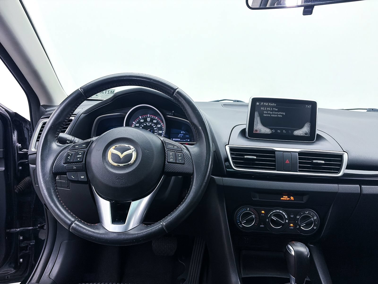 Used 2016 MAZDA MAZDA3 i Touring FWD image 4