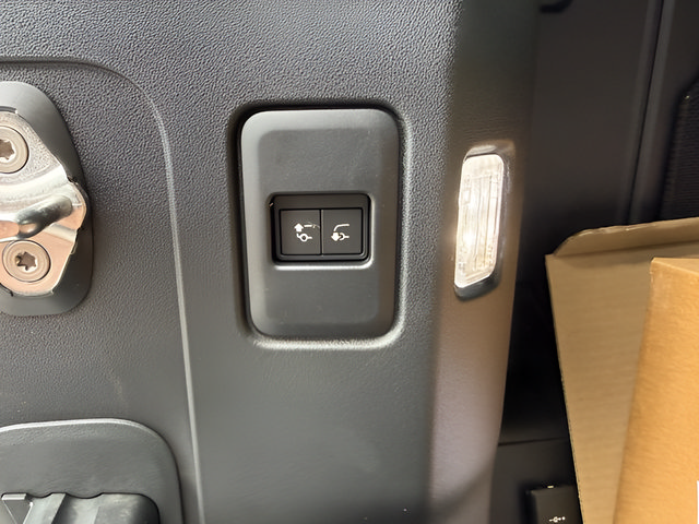 Certified 2026 Land Rover Defender 110 S AWD/4WD image 3