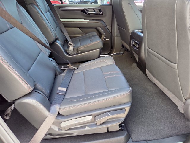Certified 2026 Chevrolet Suburban RST w/ Advanced Technology Package AWD/4WD image 15