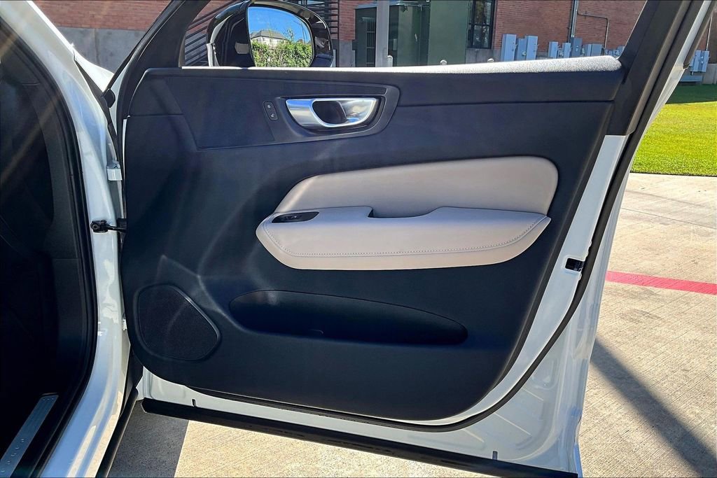 Used 2026 Volvo XC60 B5 Plus w/ Protection Package Premier image 25