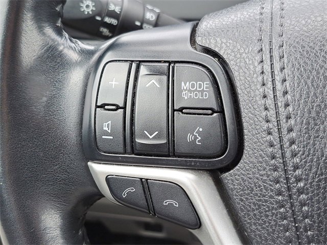 Used 2018 Toyota Highlander XLE image 18