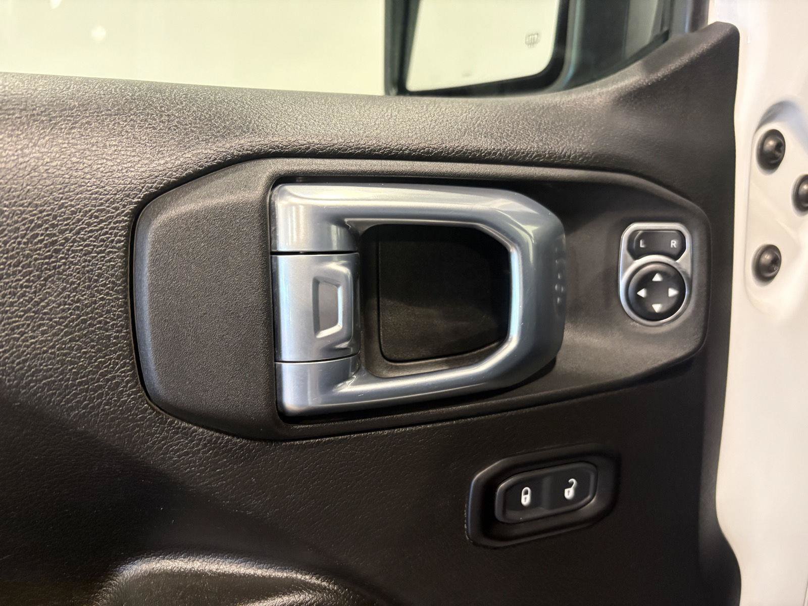Used 2021 Jeep Gladiator Sport AWD/4WD image 14
