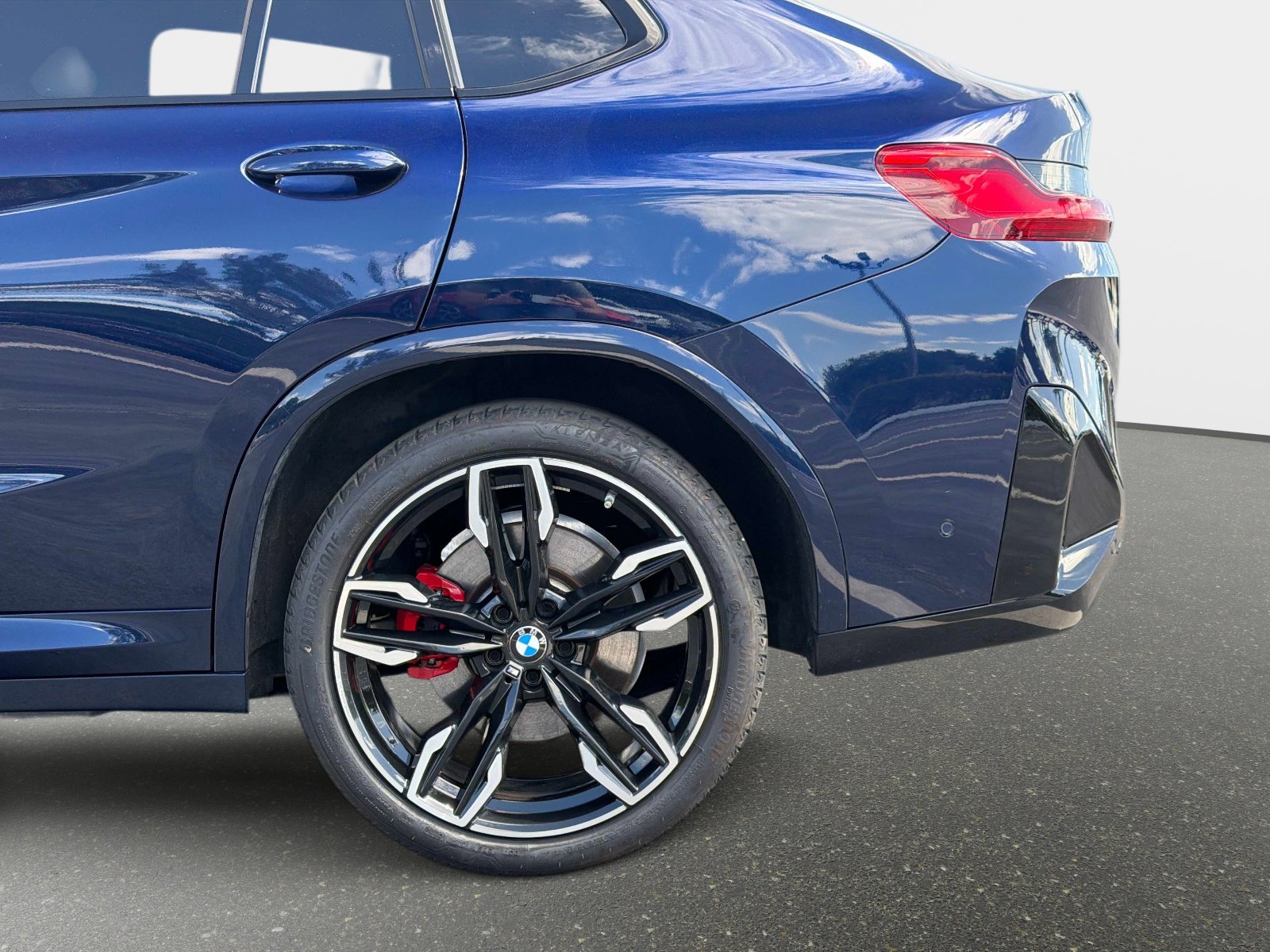 Used 2025 BMW X4 M40i image 15