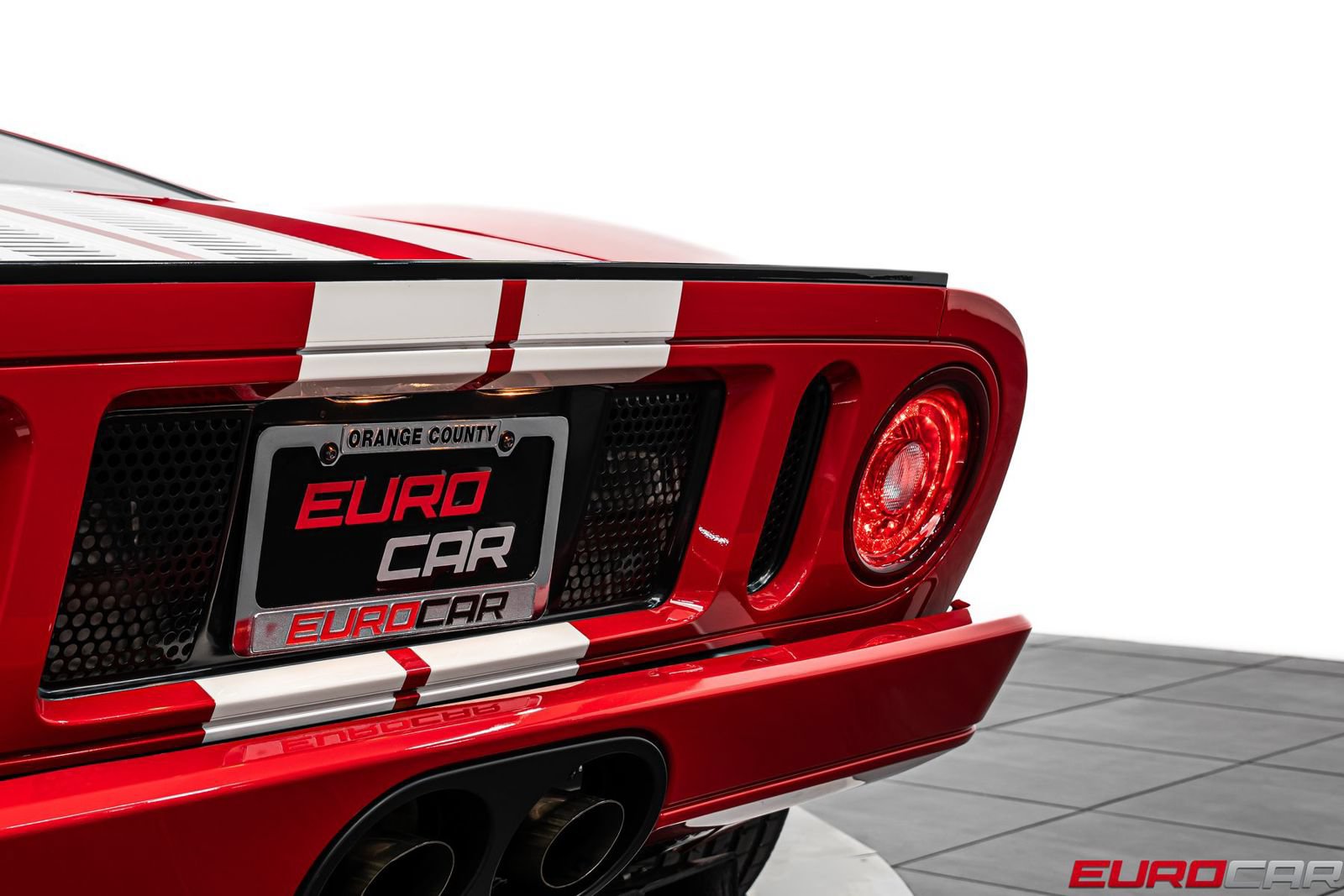 Used 2005 Ford GT RWD image 22