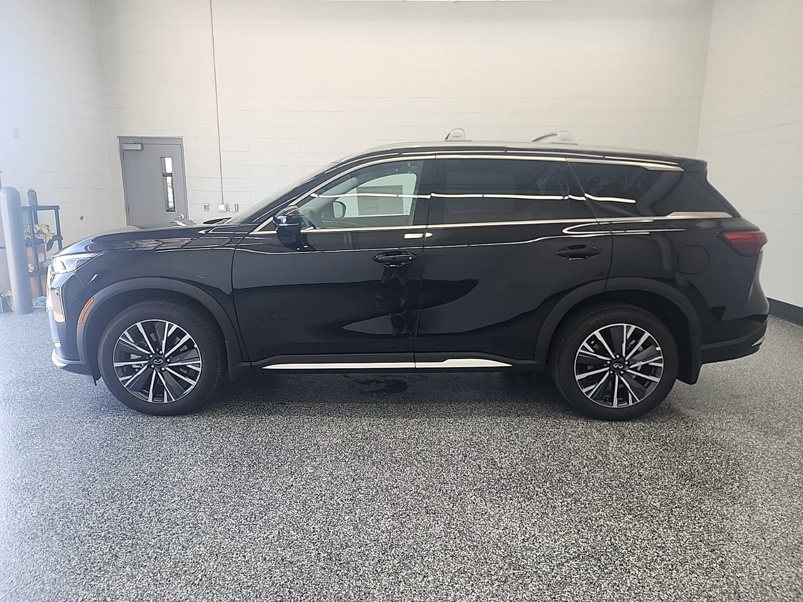 Used 2026 INFINITI QX60 Luxe w/ Cargo Package AWD/4WD image 2