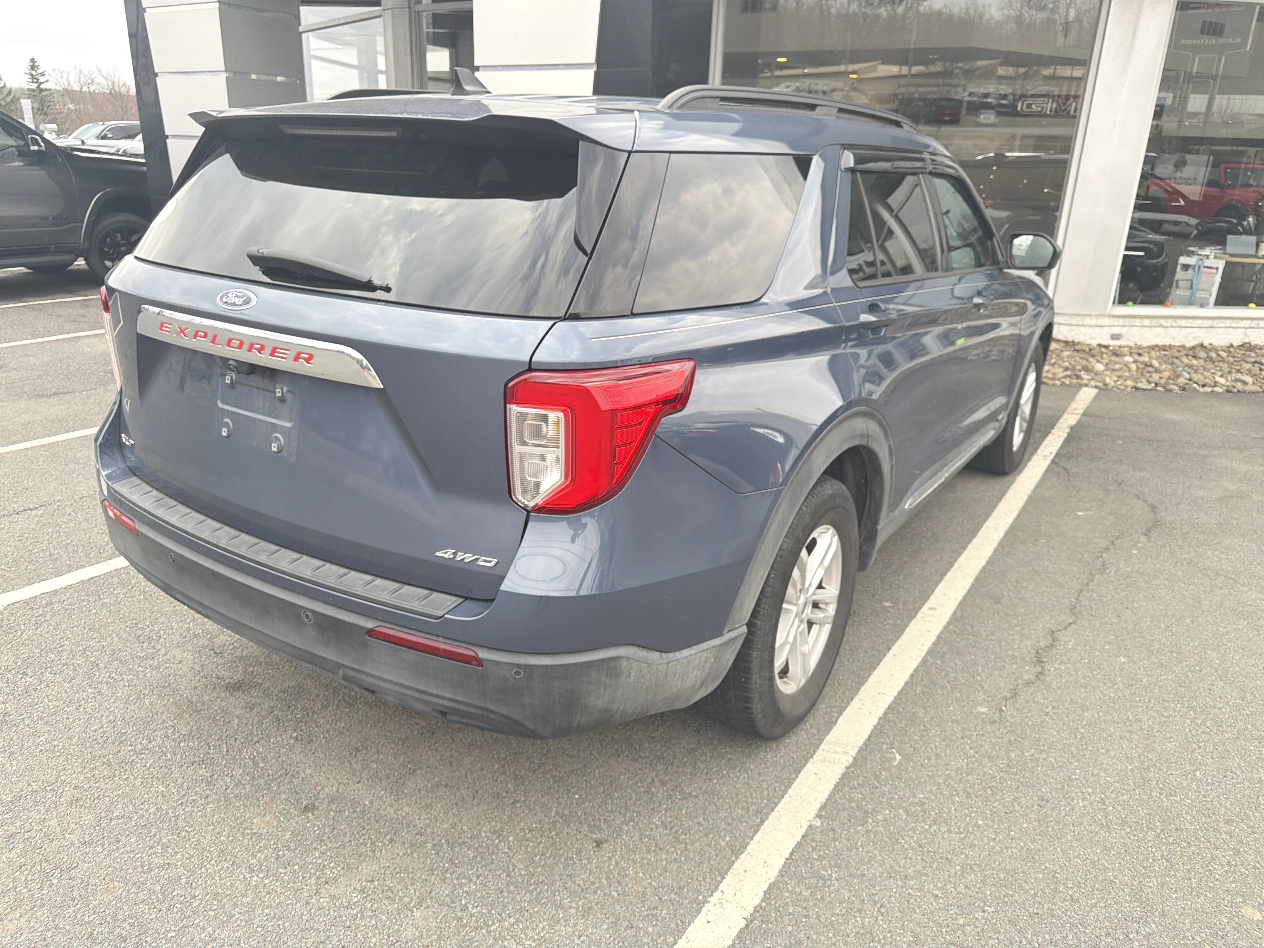 Used 2021 Ford Explorer XLT image 6