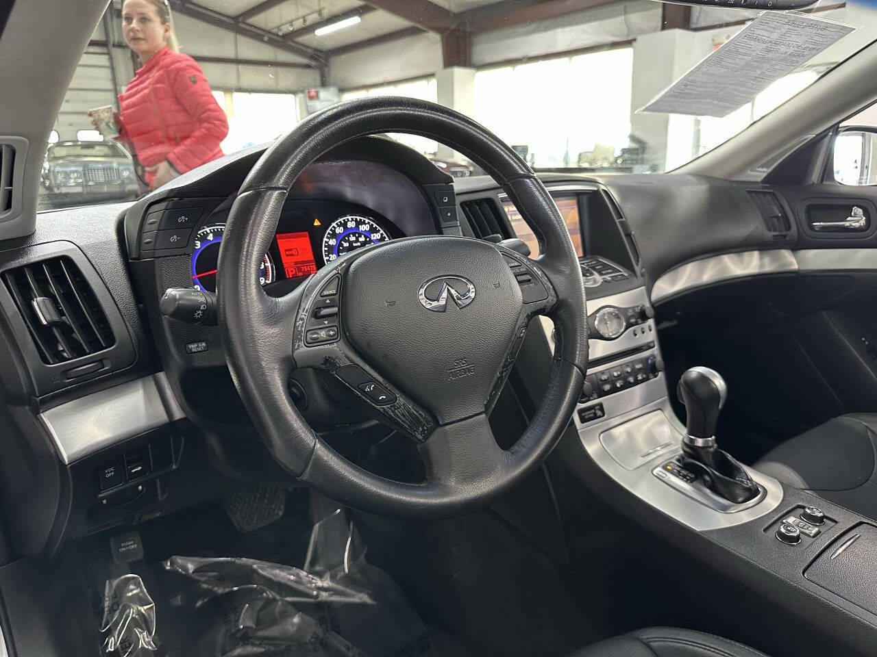 Used 2009 INFINITI G37 Base 2dr Convertible w/ Premium Pkg RWD image 19