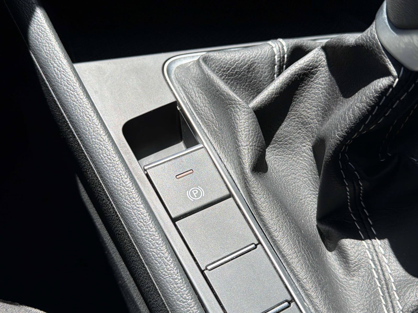 Certified 2024 Volkswagen Jetta S FWD image 23