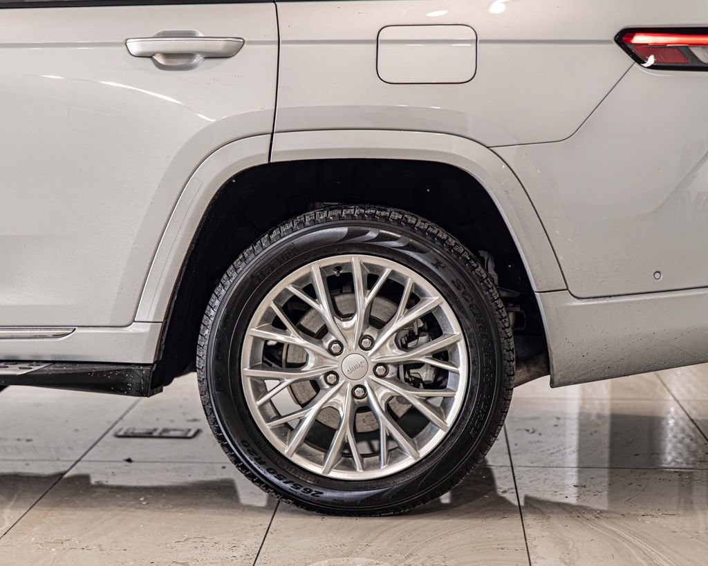 Used 2021 Jeep Grand Cherokee L Summit w/ Advanced Protech Group IV AWD/4WD image 8