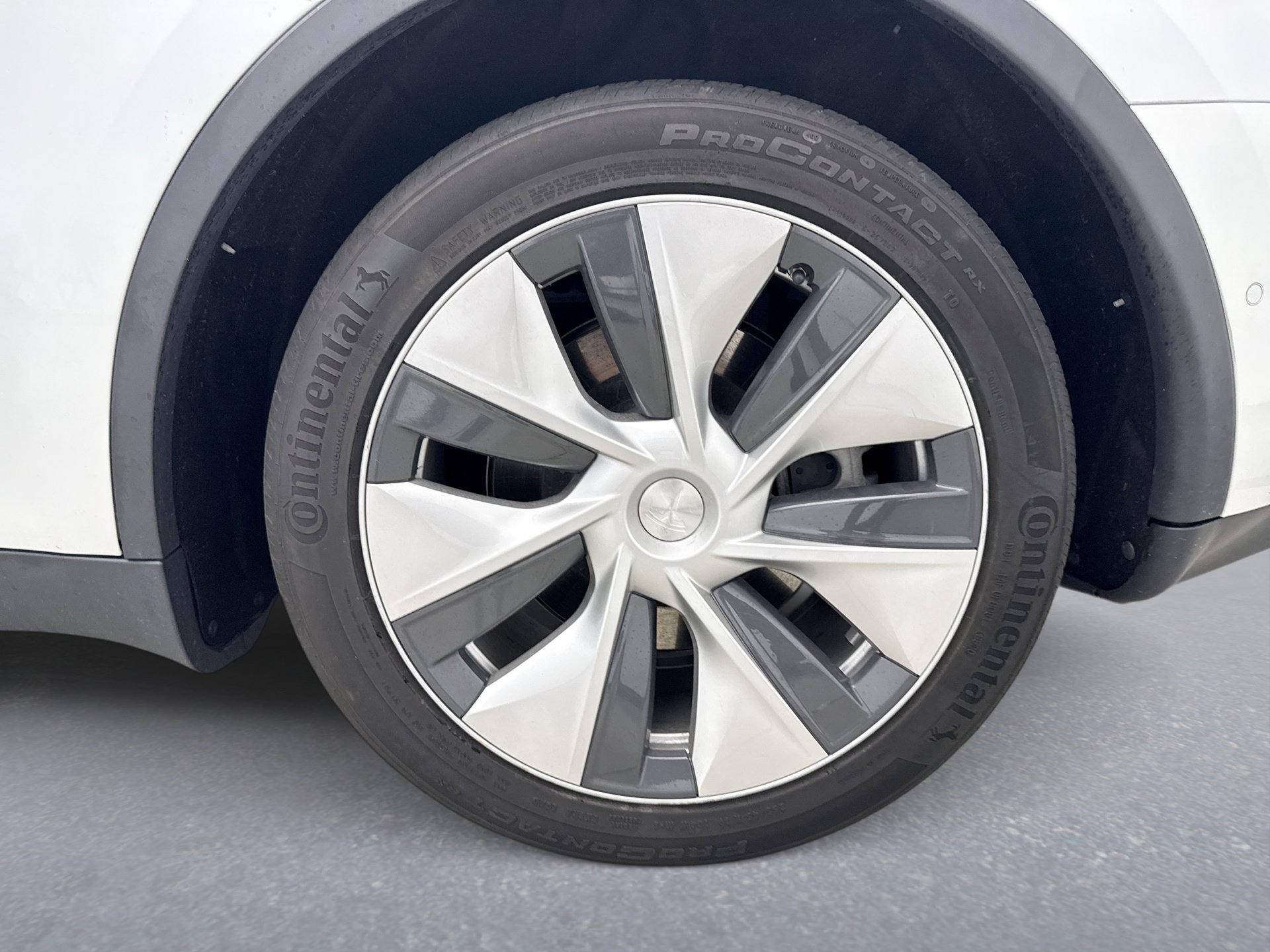 Used 2021 Tesla Model Y Long Range AWD/4WD image 19