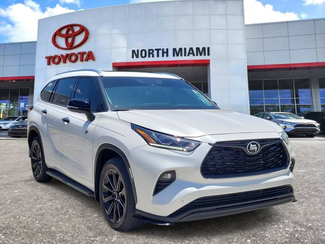 Used 2025 Toyota Highlander Limited FWD image 1
