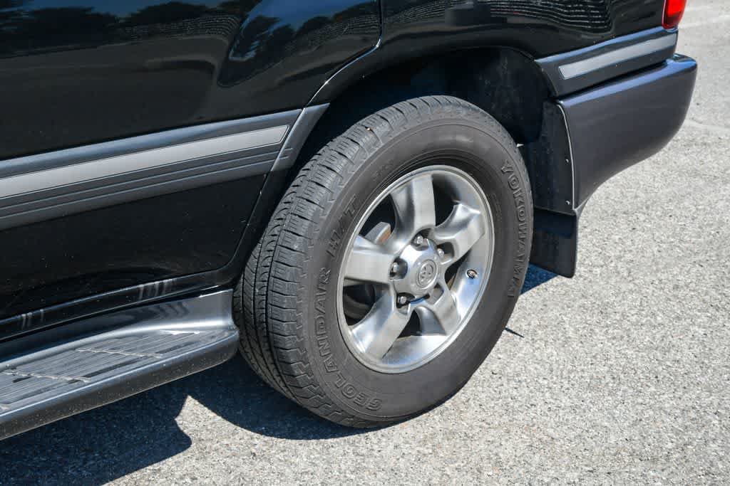 Used 2006 Toyota Land Cruiser AWD/4WD image 11
