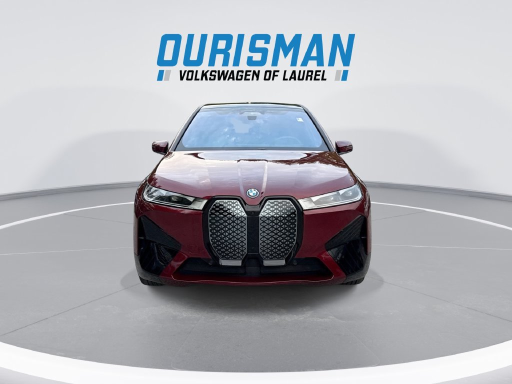 Used 2024 BMW iX xDrive50 w/ Sport Package AWD/4WD image 3