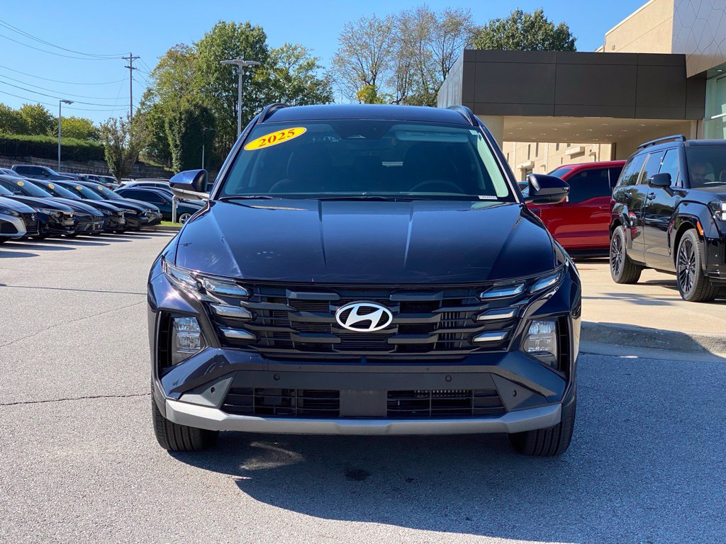 Used 2025 Hyundai Tucson Blue AWD/4WD image 2