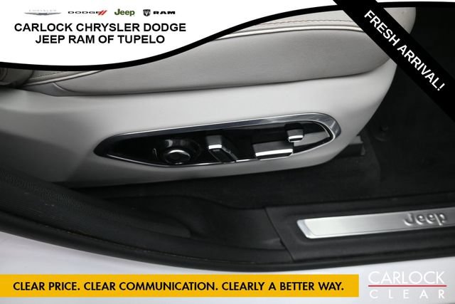 Used 2023 Jeep Grand Cherokee Overland w/ Luxury Tech Group IV AWD/4WD image 39