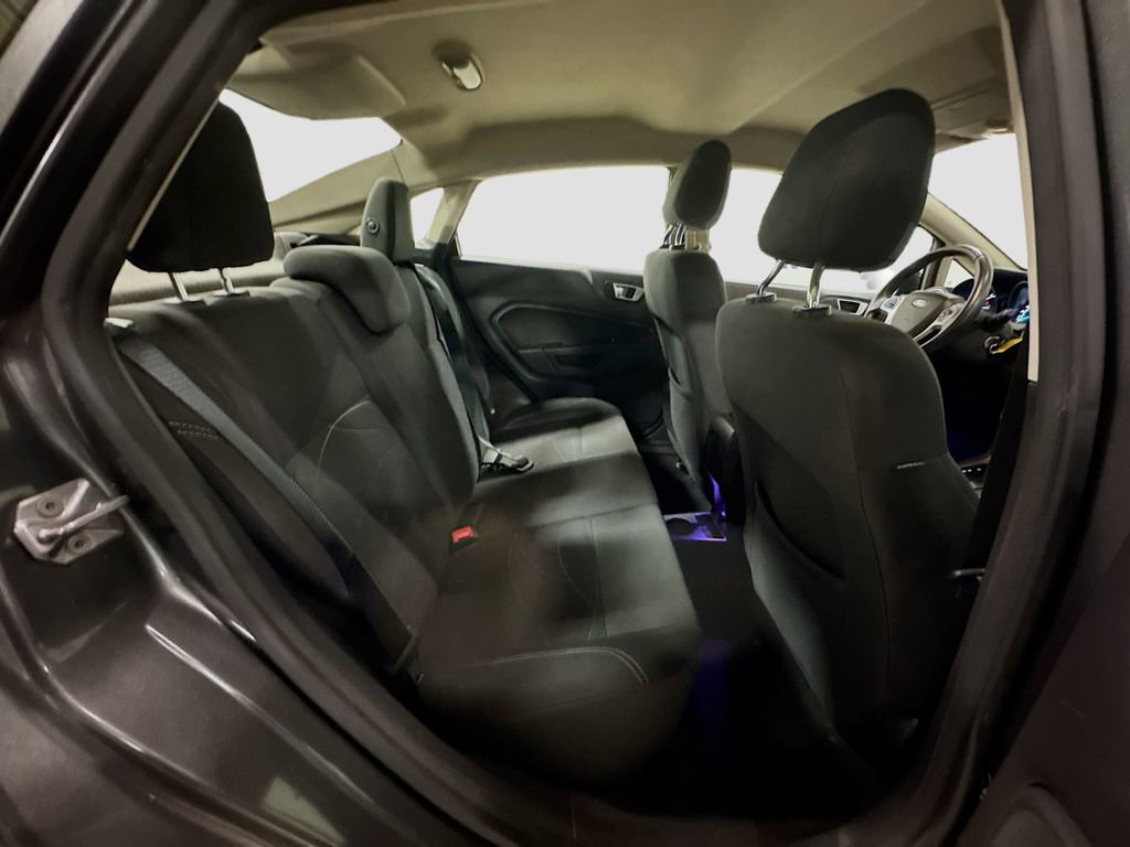 Used 2016 Ford Fiesta SE image 29