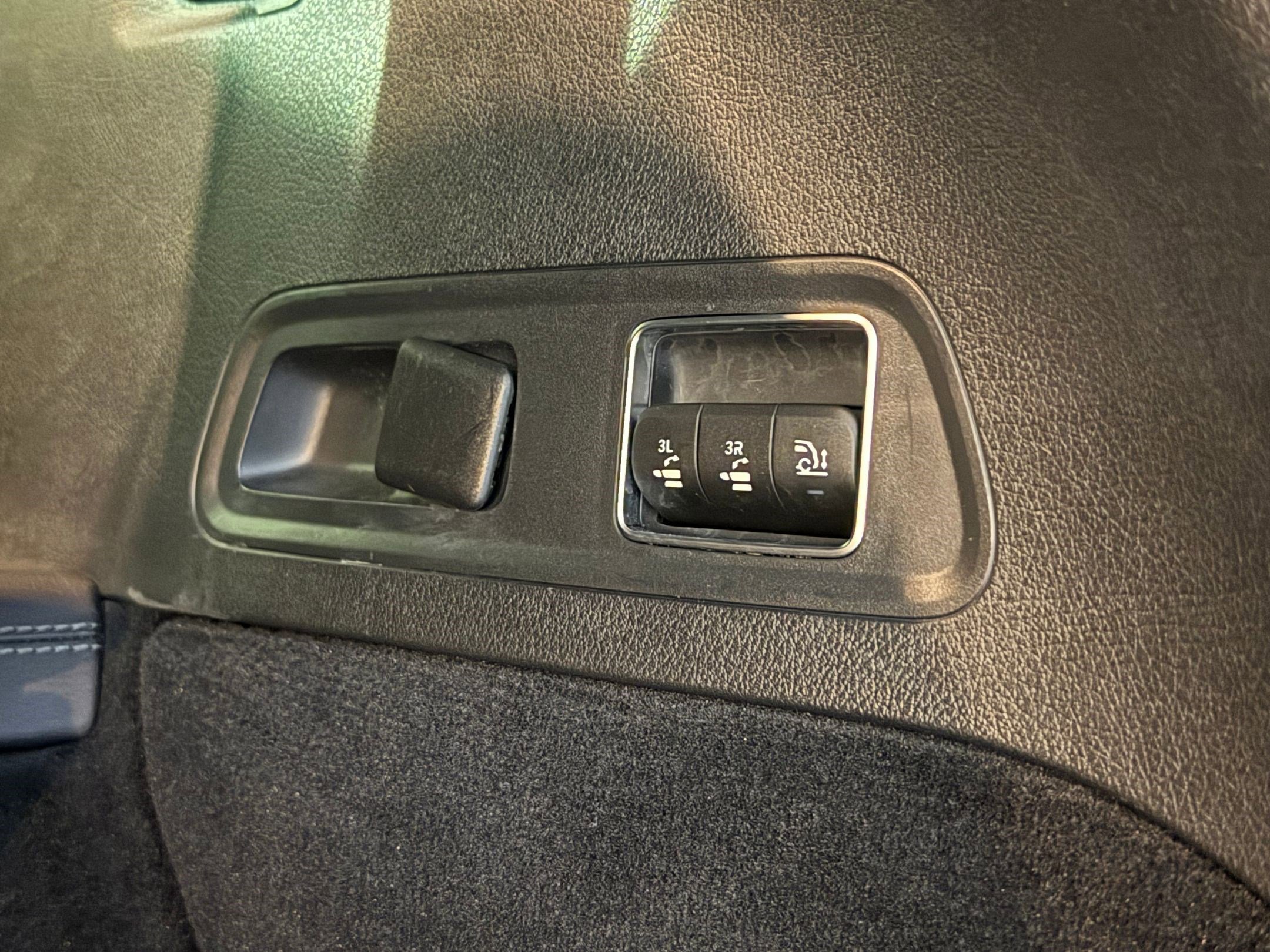 Used 2024 Mercedes-Benz GLS 450 4MATIC image 54