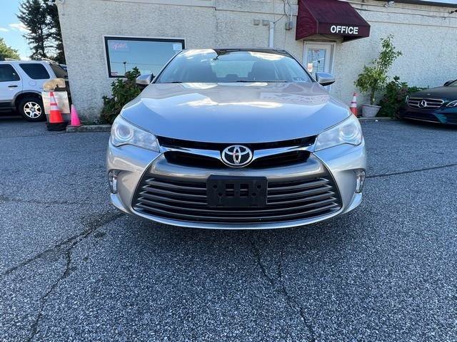 Used 2017 Toyota Camry LE FWD image 2