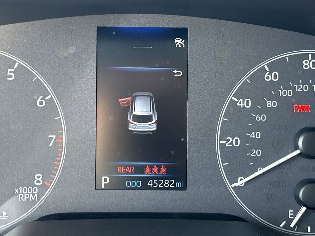 Used 2023 Toyota Corolla Cross L image 24