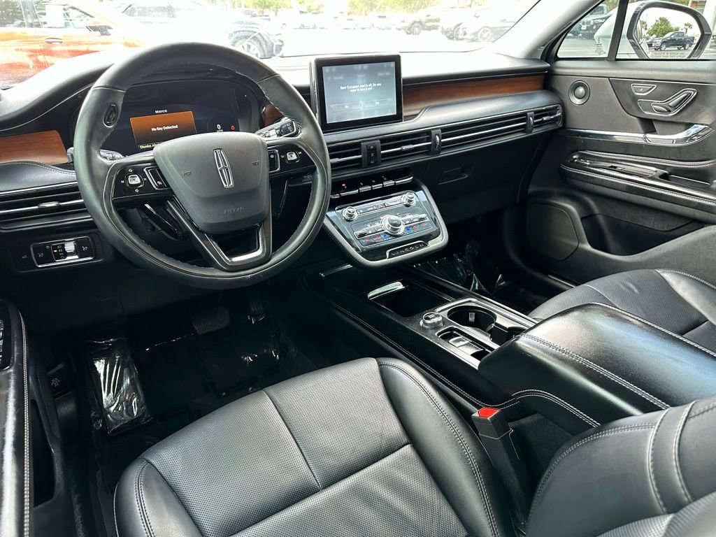 Used 2022 Lincoln Corsair Reserve w/ Luxury Package FWD image 17