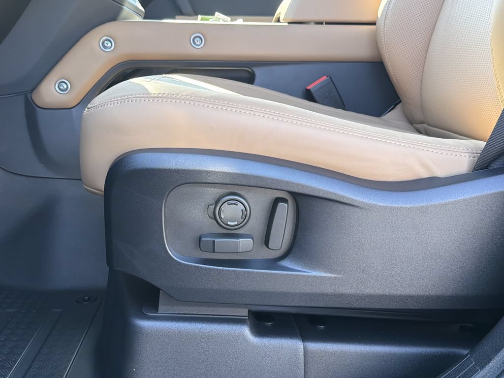 New 2026 Land Rover Defender 110 X-Dynamic SE AWD/4WD image 19