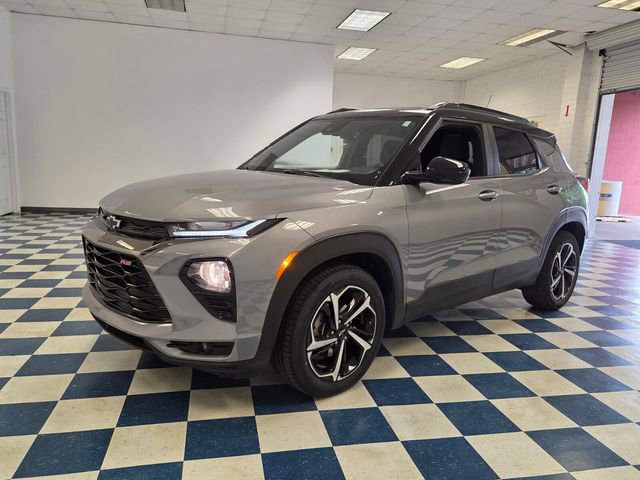 Used 2023 Chevrolet TrailBlazer RS w/ Sun and Liftgate Package image 3
