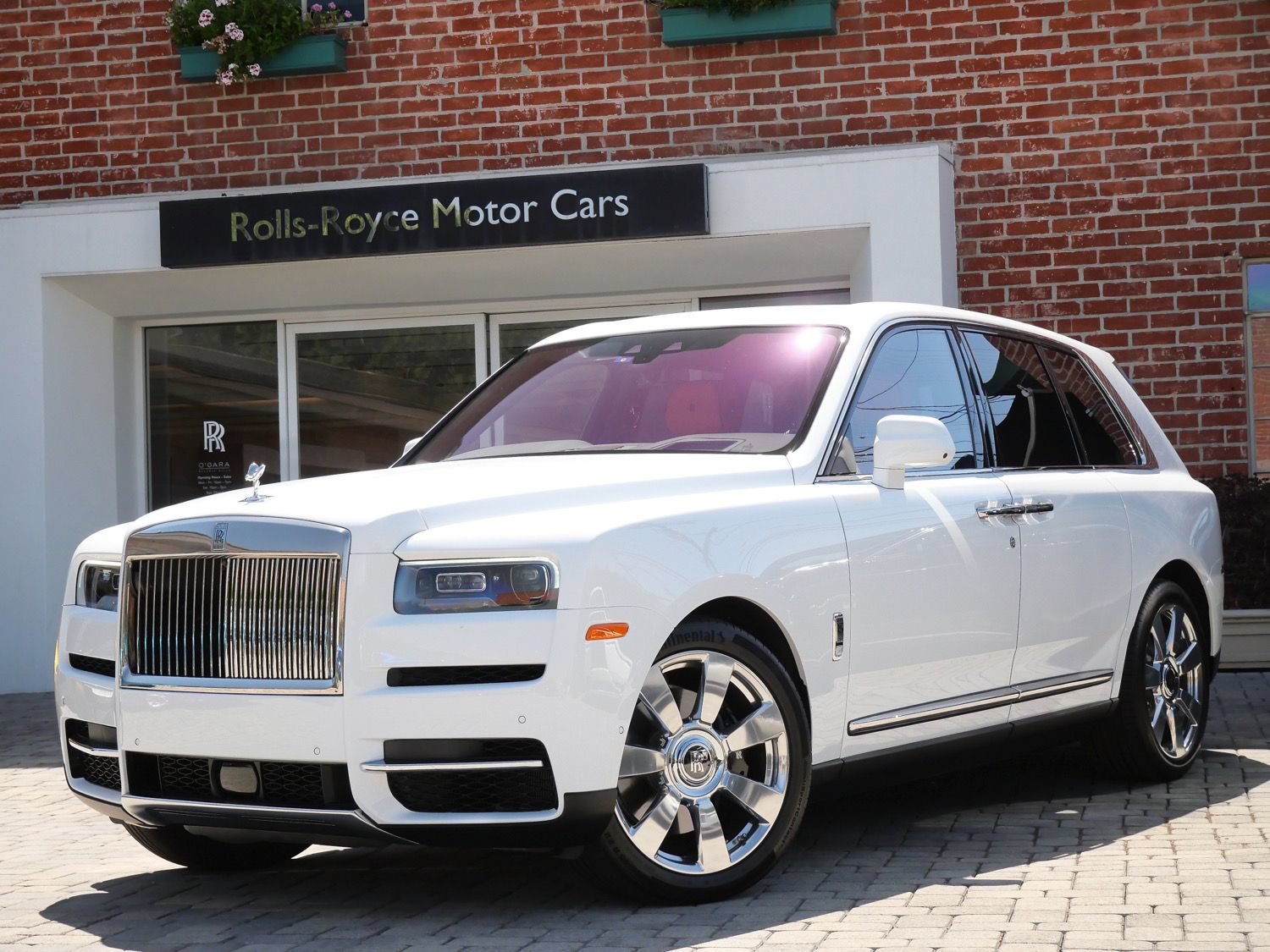 Certified 2024 Rolls-Royce Cullinan AWD/4WD image 1
