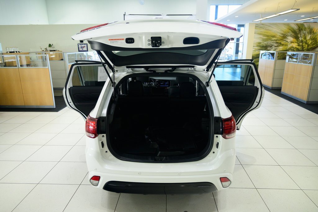 Used 2022 Mitsubishi Outlander GT image 17