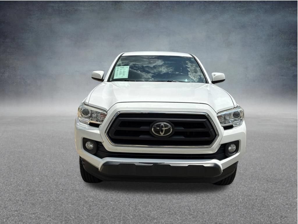 Used 2020 Toyota Tacoma SR5 AWD/4WD image 2