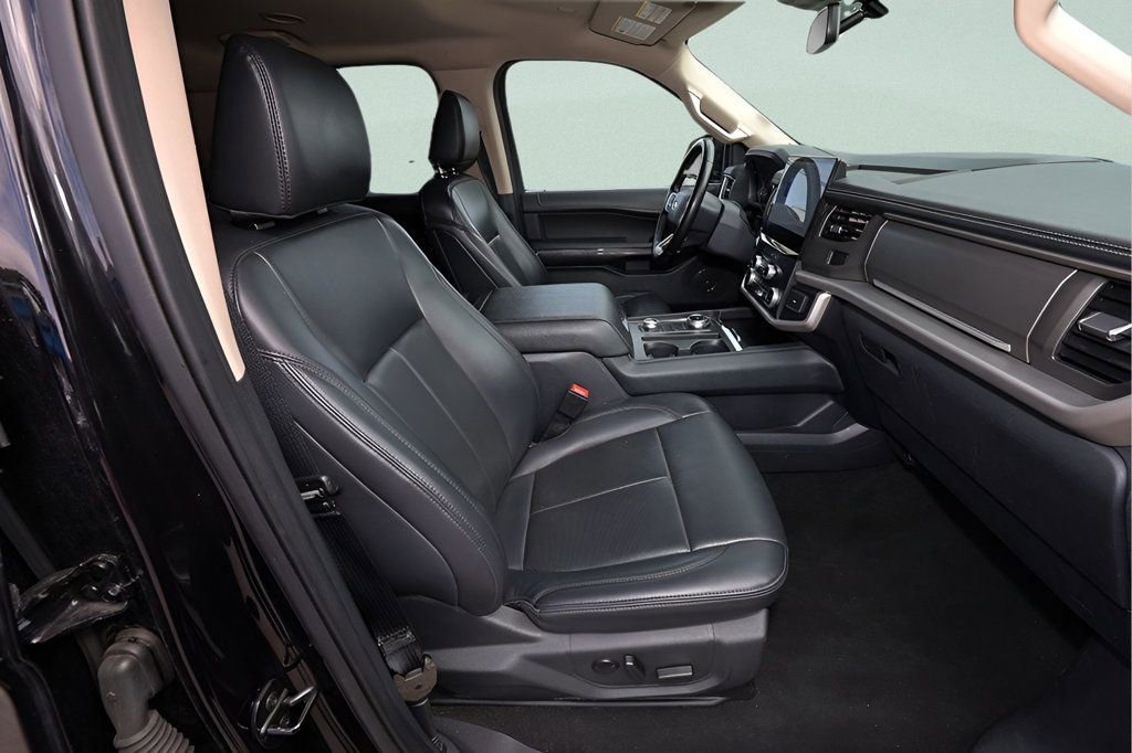 Used 2024 Ford Expedition Max XLT image 13