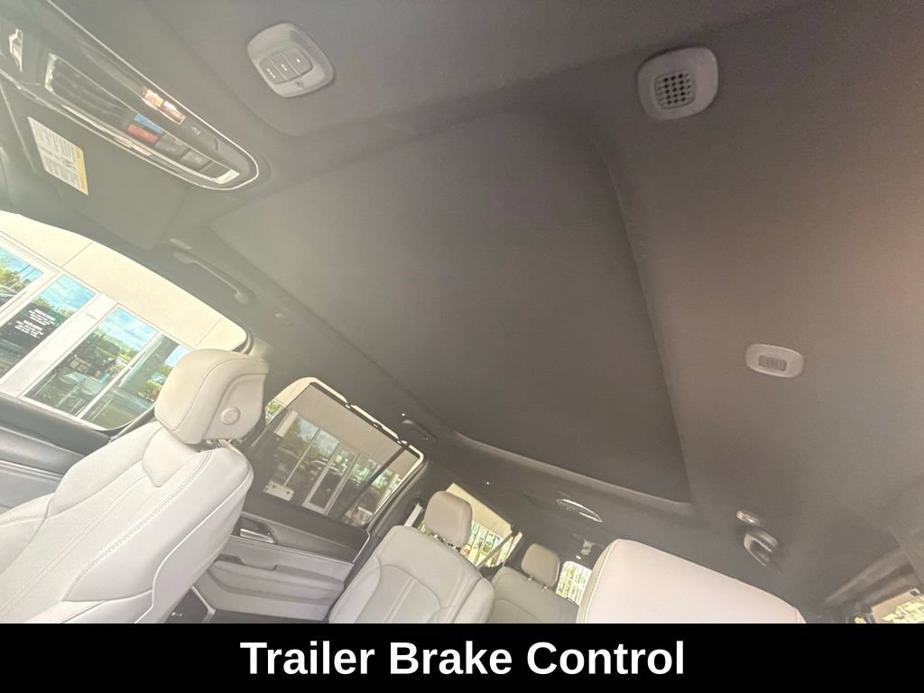 New 2026 Jeep Grand Wagoneer L Limited AWD/4WD image 34