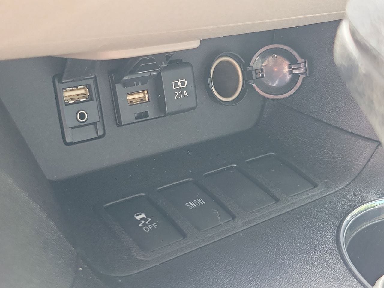 Used 2019 Toyota Highlander LE FWD image 27