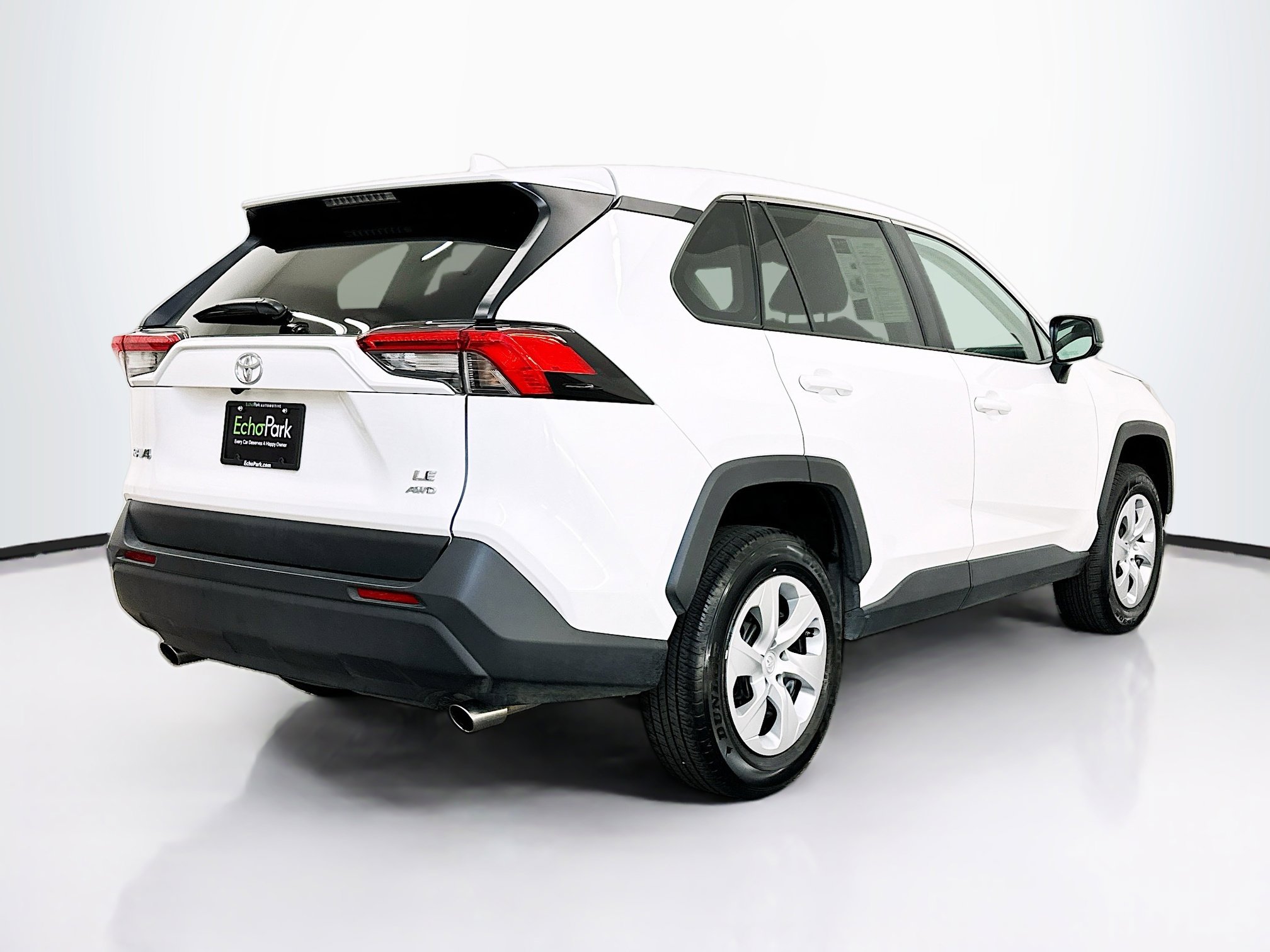 Used 2025 Toyota RAV4 LE image 9