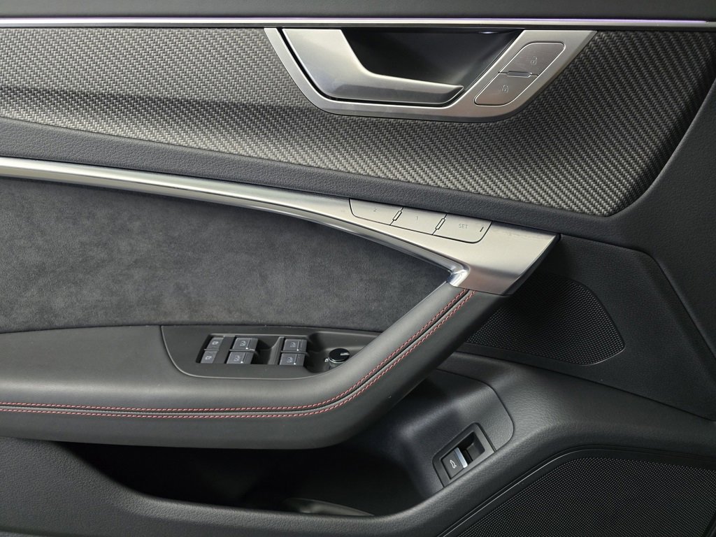 Used 2025 Audi S6 Prestige image 12