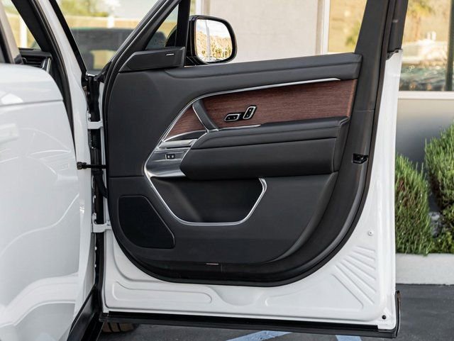 Used 2023 Land Rover Range Rover SE AWD/4WD image 27