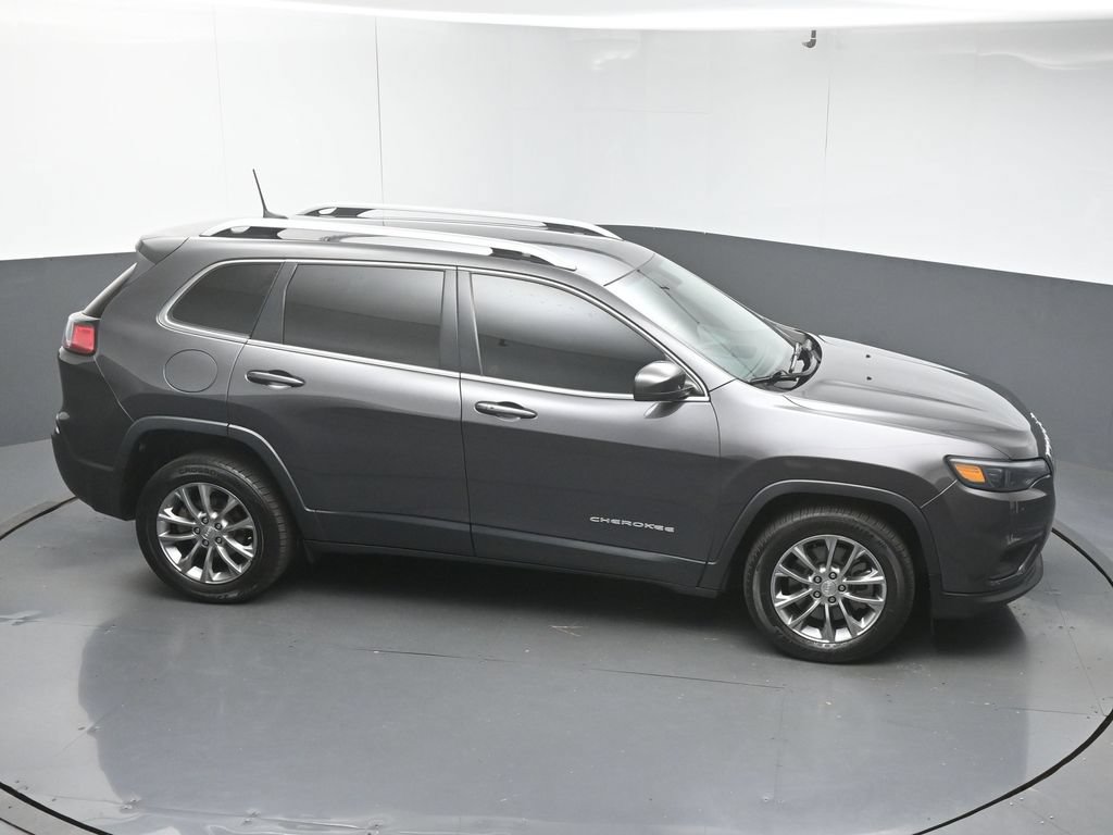 Used 2019 Jeep Cherokee Latitude Plus w/ Comfort/Convenience Group FWD image 46