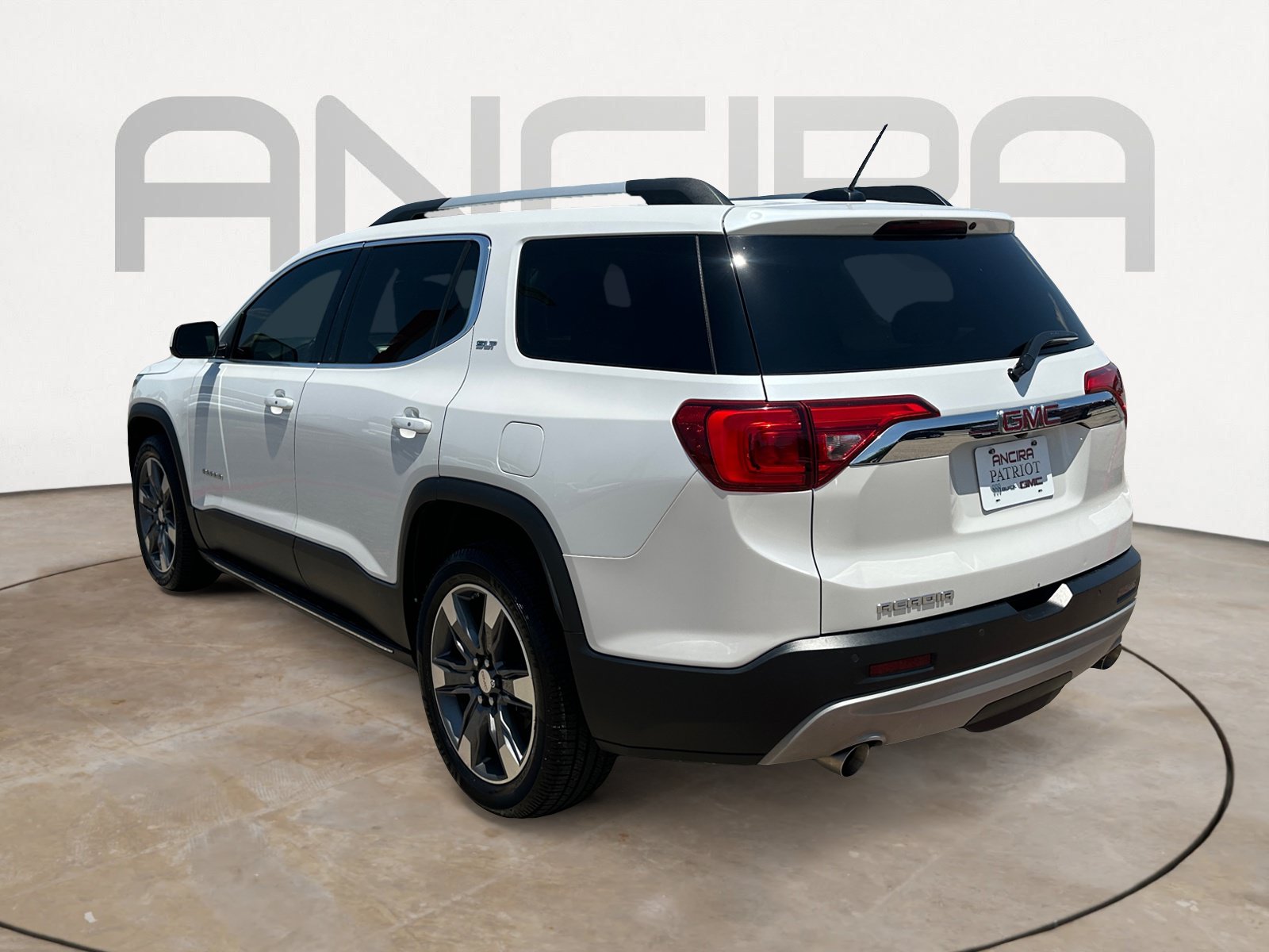 Used 2017 GMC Acadia SLT FWD image 8