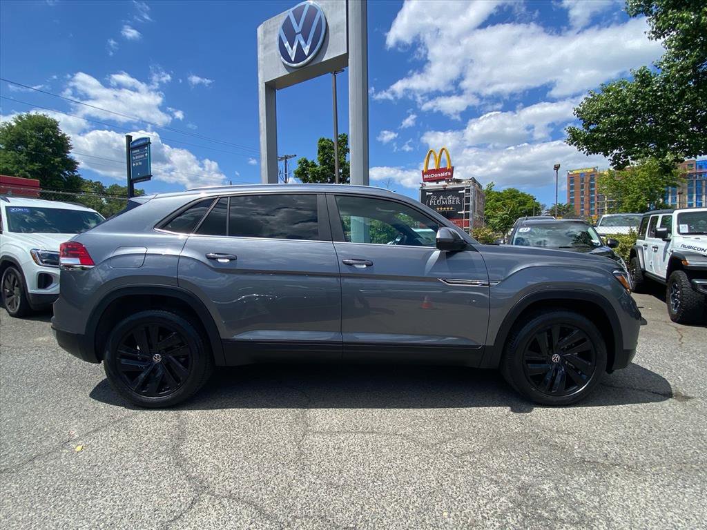Certified 2023 Volkswagen Atlas Cross Sport SE w/ Panoramic Sunroof Package AWD/4WD image 2