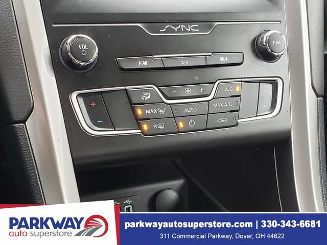 Used 2019 Ford Fusion SE FWD image 23