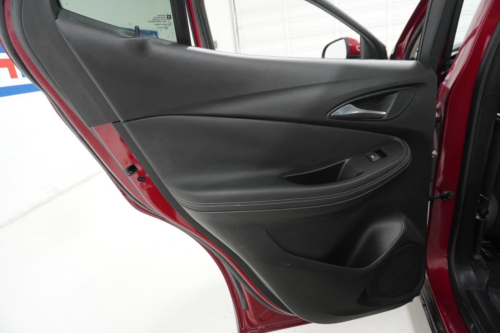 Used 2021 Buick Encore GX Select image 32