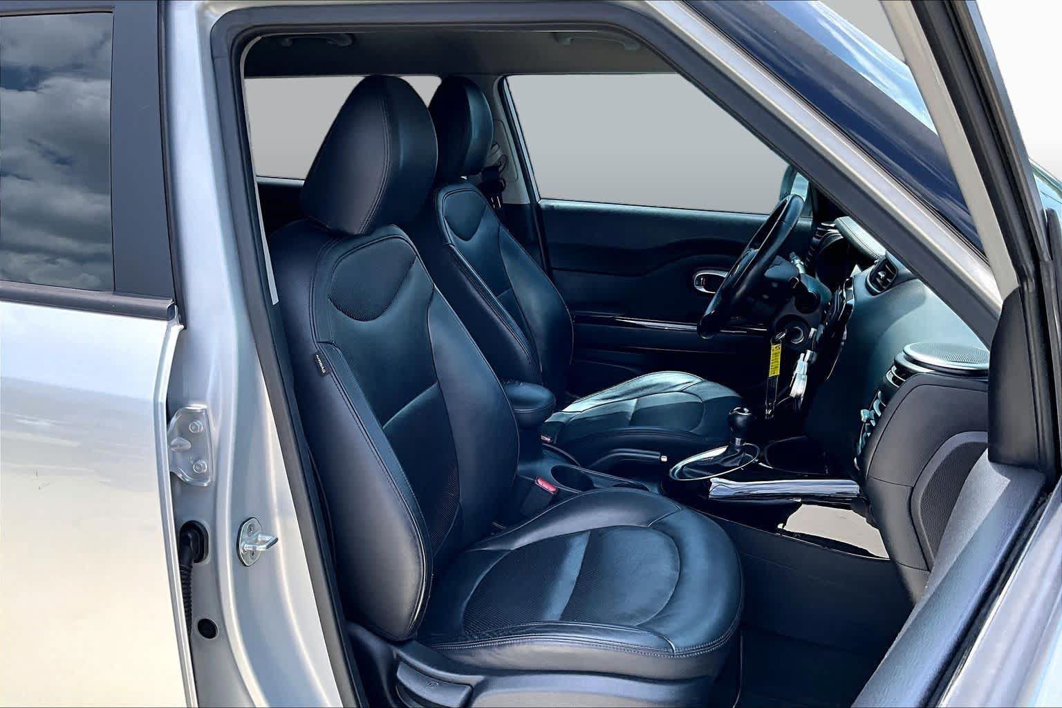 Used 2016 Kia Soul ! FWD image 9