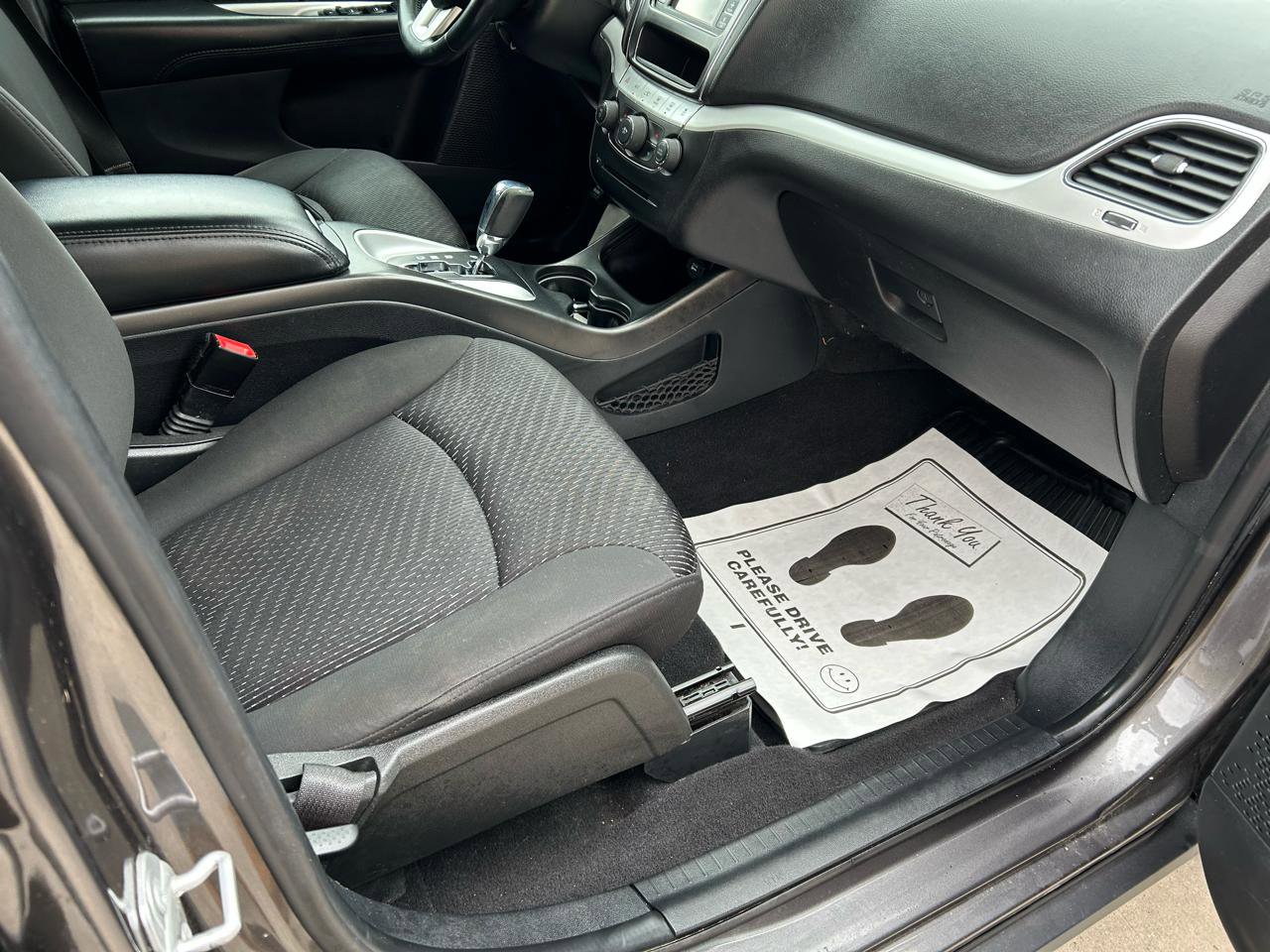 Used 2018 Dodge Journey SE image 12