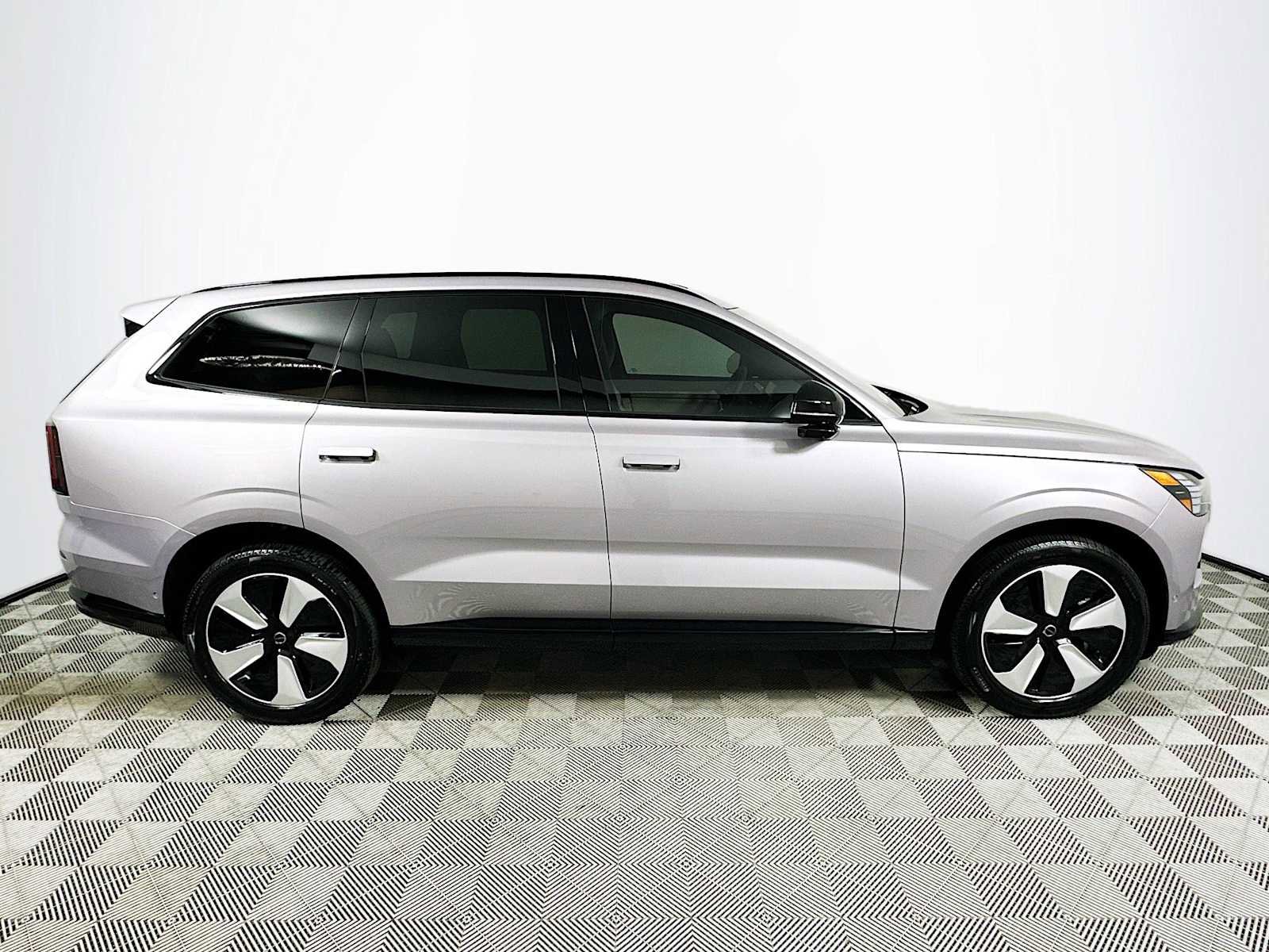 New 2026 Volvo EX90 Plus image 8