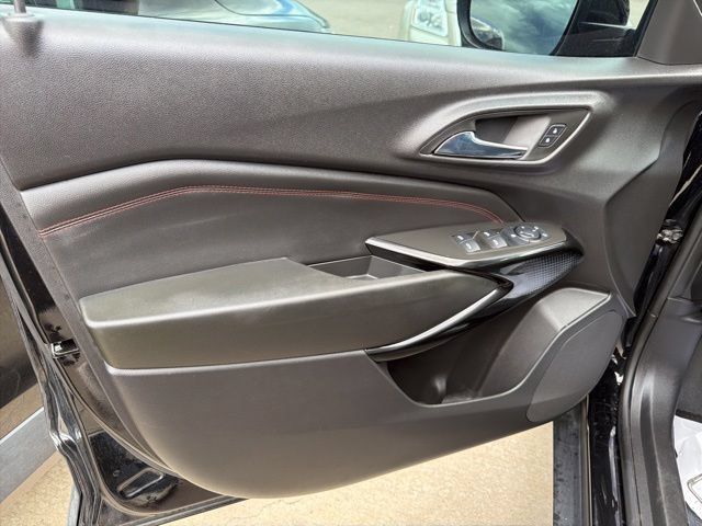 Used 2024 Chevrolet Trax RS w/ Sunroof Package FWD image 8
