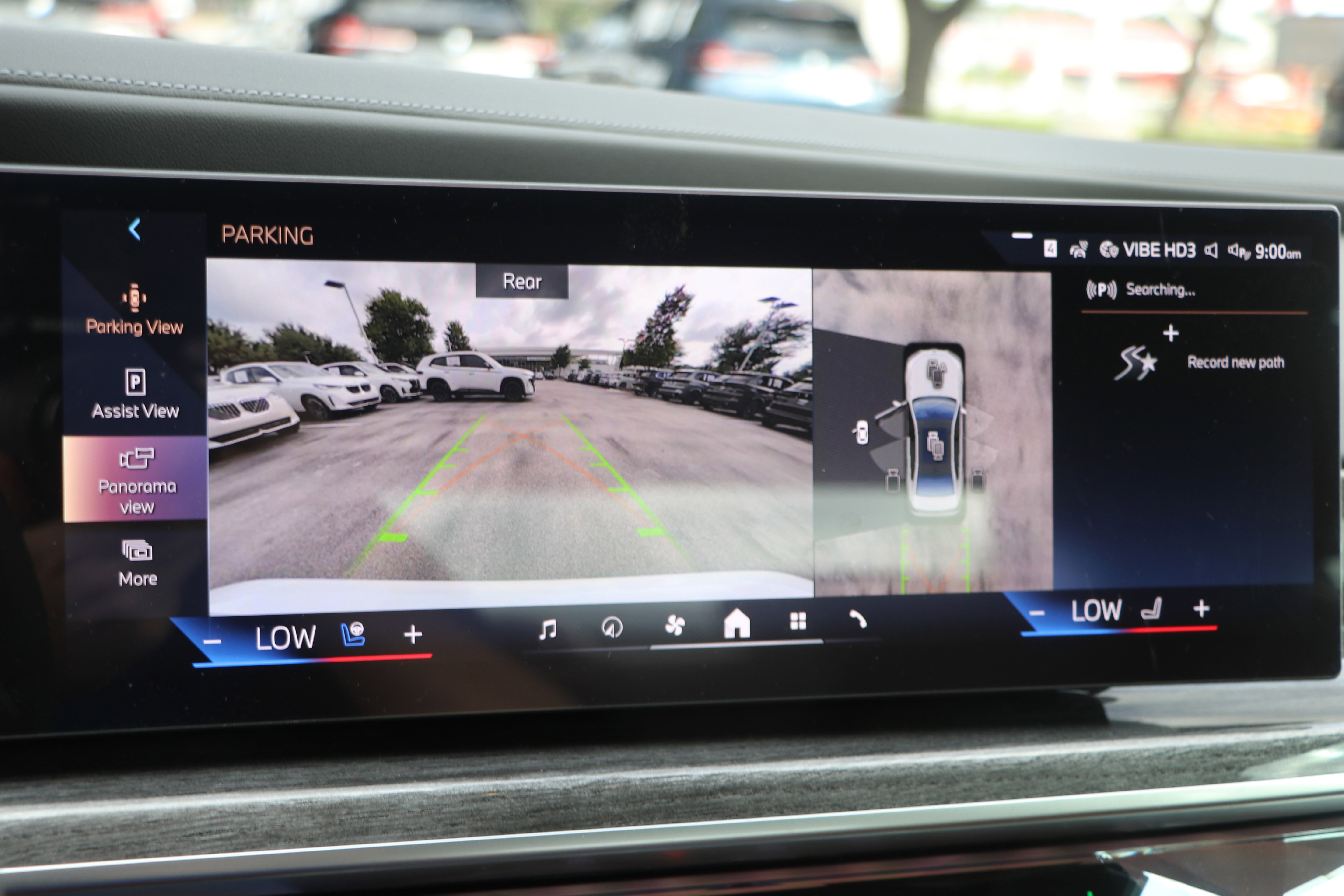 Certified 2025 BMW 740i xDrive AWD/4WD image 21