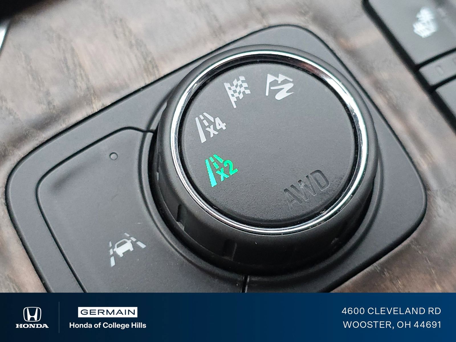 Used 2023 GMC Acadia Denali w/ Denali Technology Package image 34